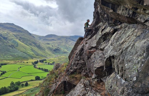 Mendez VS 4c, Raven Crag Lake District, JMCS Glasgow